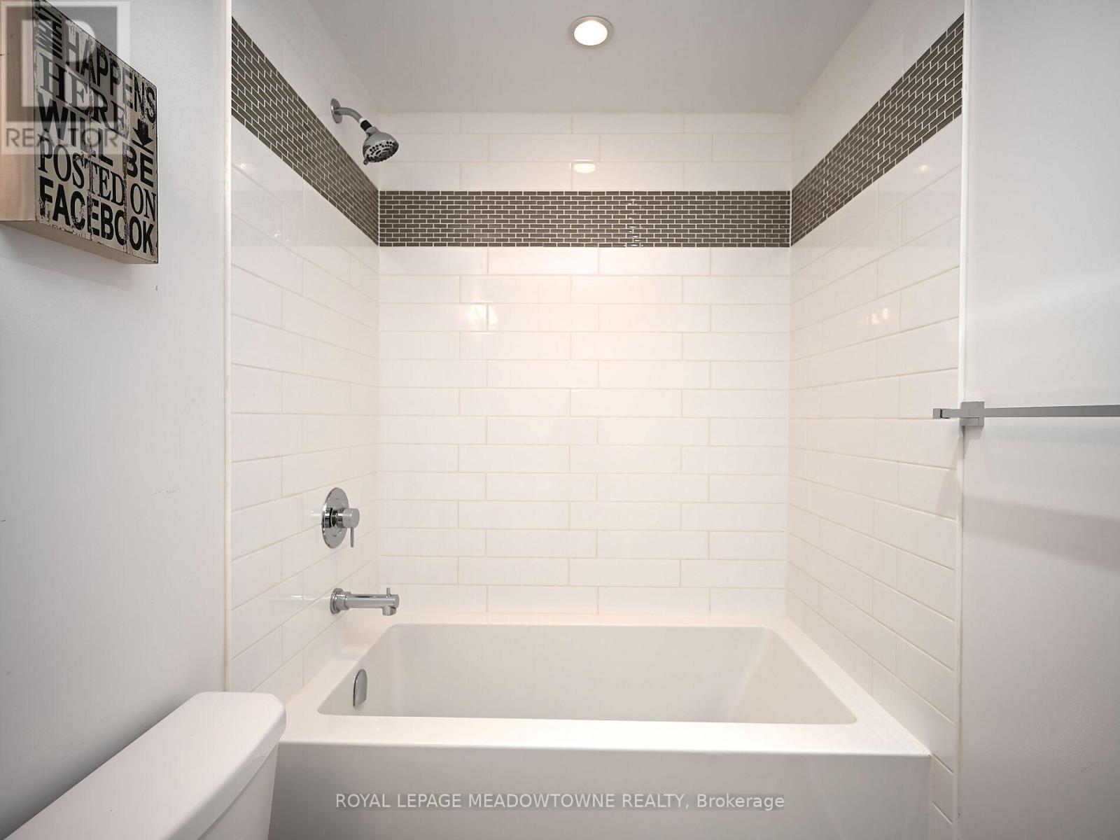 1210 - 55 Speers Road, Oakville, Ontario  L6K 0H9 - Photo 28 - W12502308