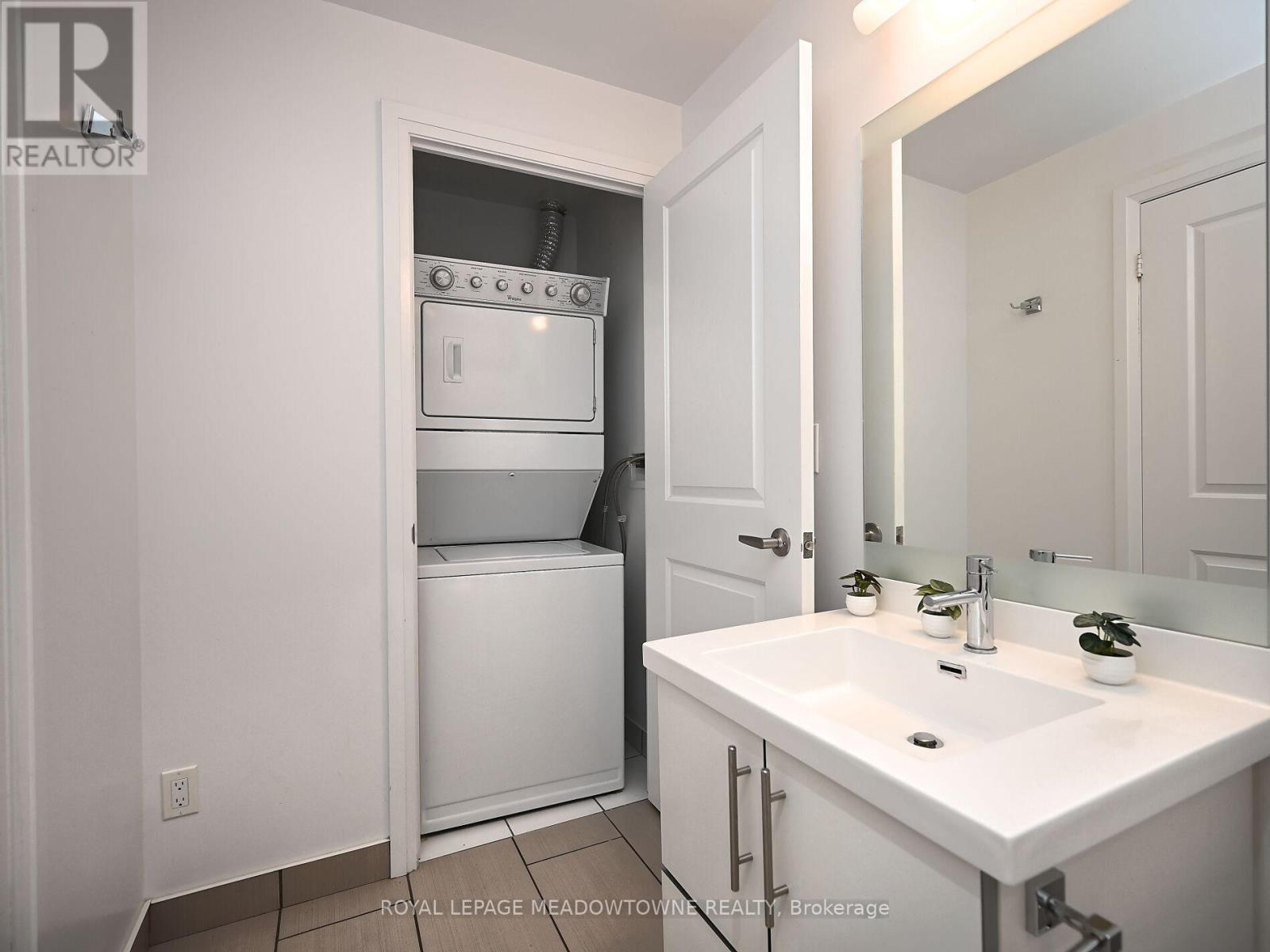 1210 - 55 Speers Road, Oakville, Ontario  L6K 0H9 - Photo 29 - W12502308