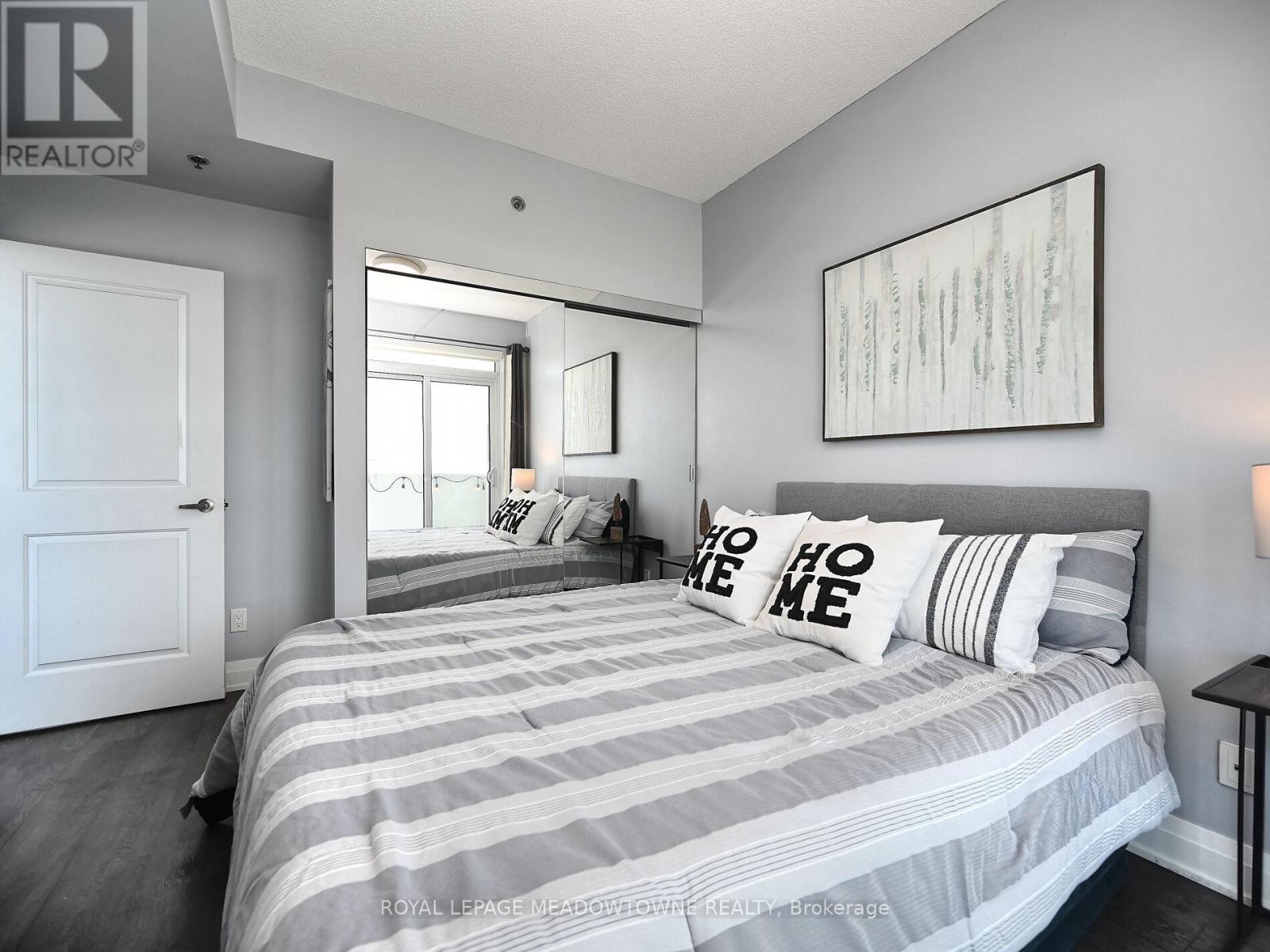 1210 - 55 Speers Road, Oakville, Ontario  L6K 0H9 - Photo 31 - W12502308