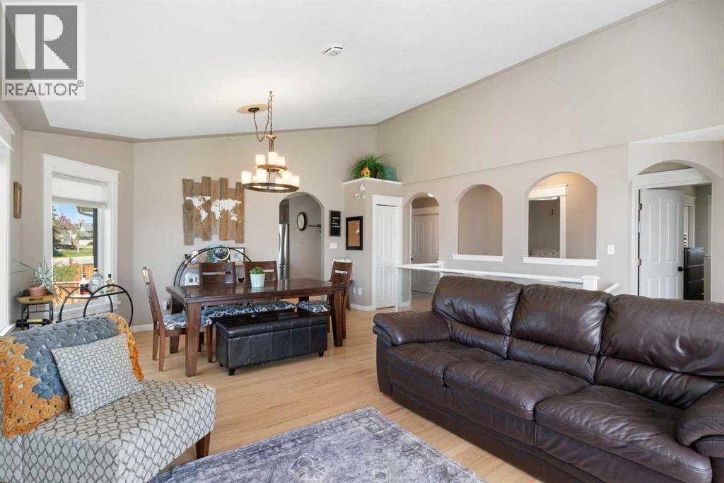341 Sunset Place, Okotoks, Alberta  T1S 1P7 - Photo 6 - A2254056
