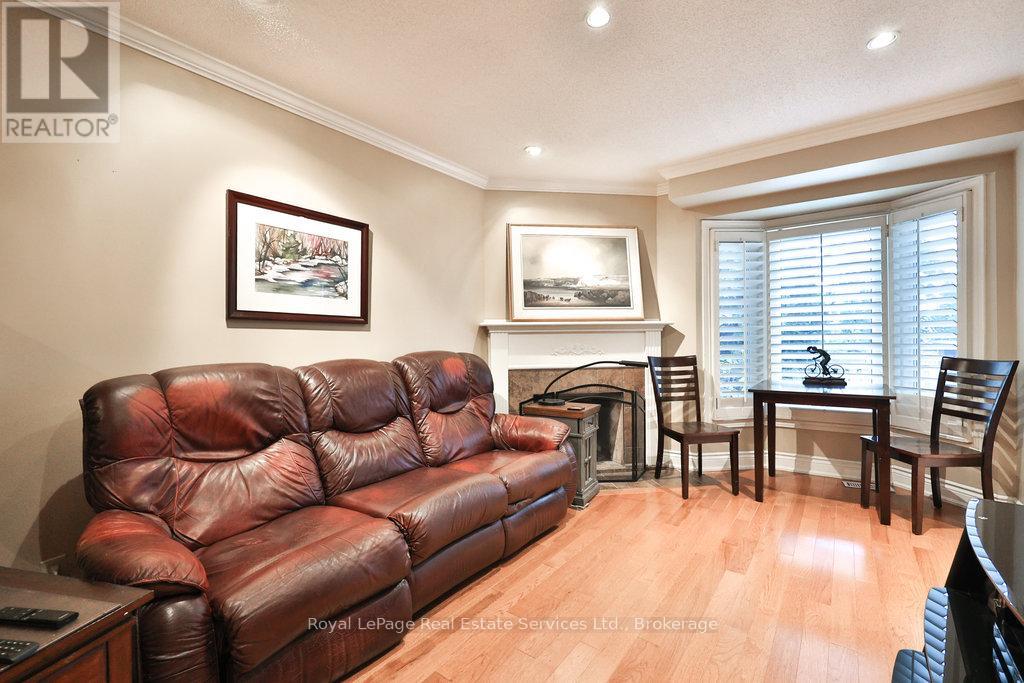 2 - 2318 Marine Drive, Oakville, Ontario  L6L 1C3 - Photo 13 - W12497568