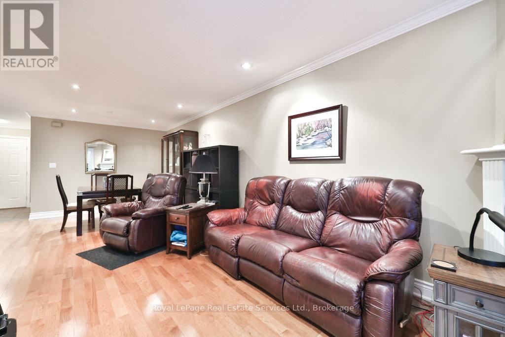 2 - 2318 Marine Drive, Oakville, Ontario  L6L 1C3 - Photo 15 - W12497568