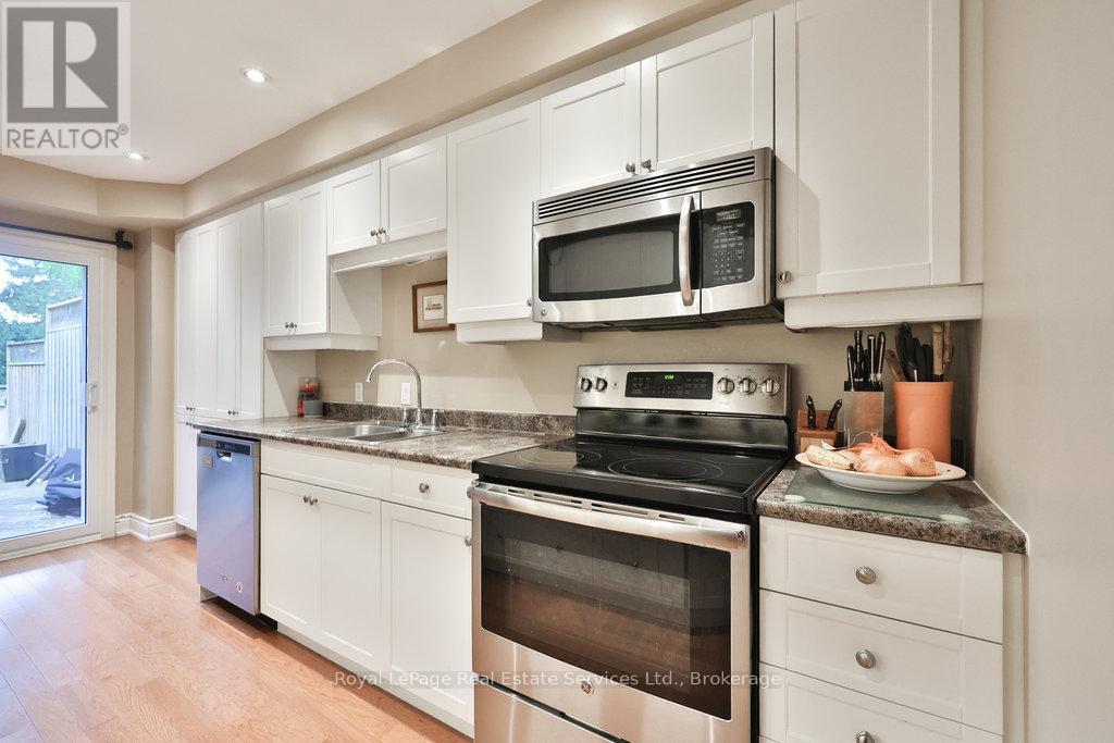 2 - 2318 Marine Drive, Oakville, Ontario  L6L 1C3 - Photo 6 - W12497568