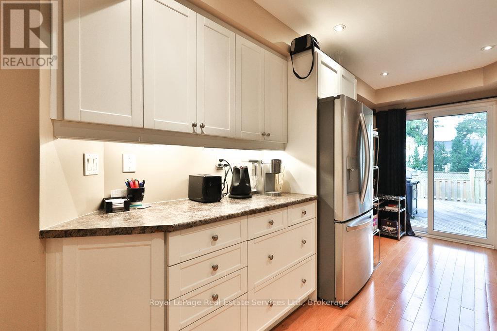 2 - 2318 Marine Drive, Oakville, Ontario  L6L 1C3 - Photo 8 - W12497568