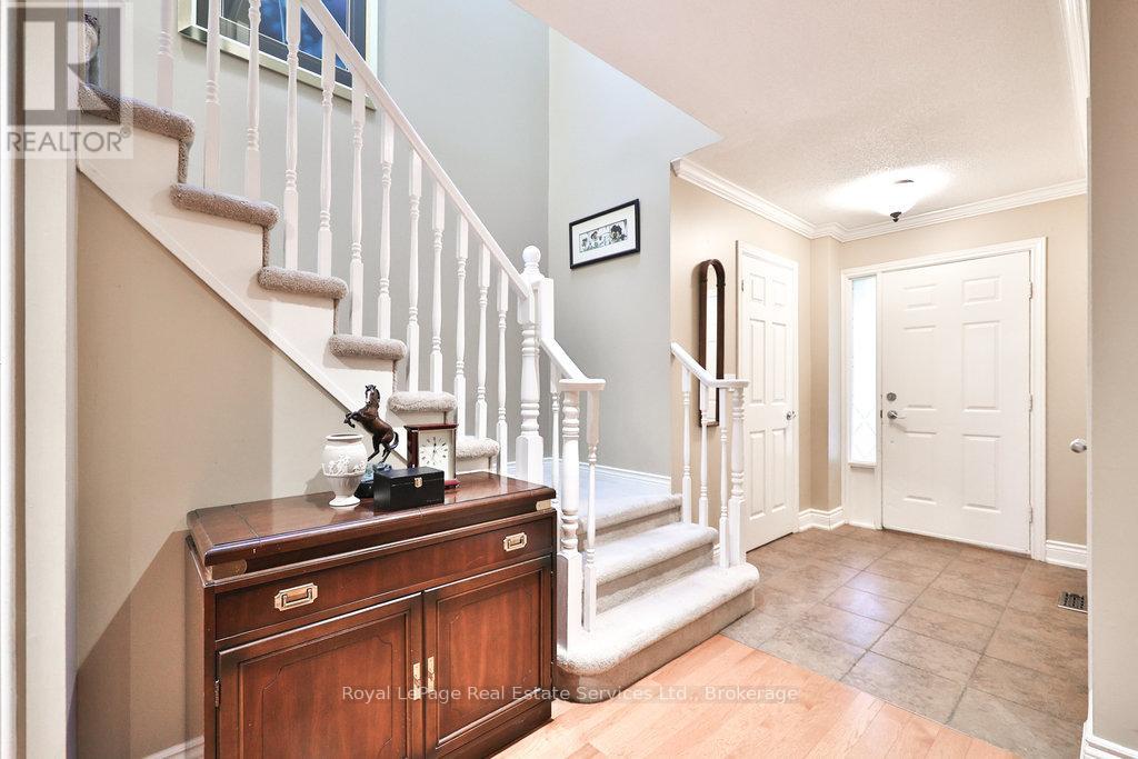 2 - 2318 Marine Drive, Oakville, Ontario  L6L 1C3 - Photo 9 - W12497568