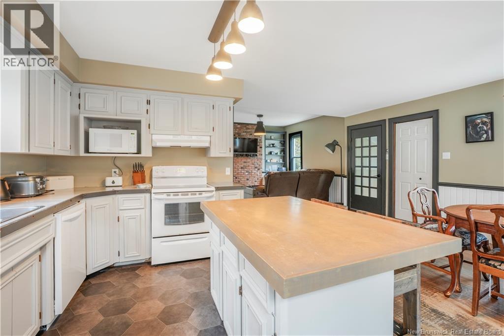 292 Sunset Drive, Fredericton, New Brunswick  E3A 1A9 - Photo 12 - NB129512