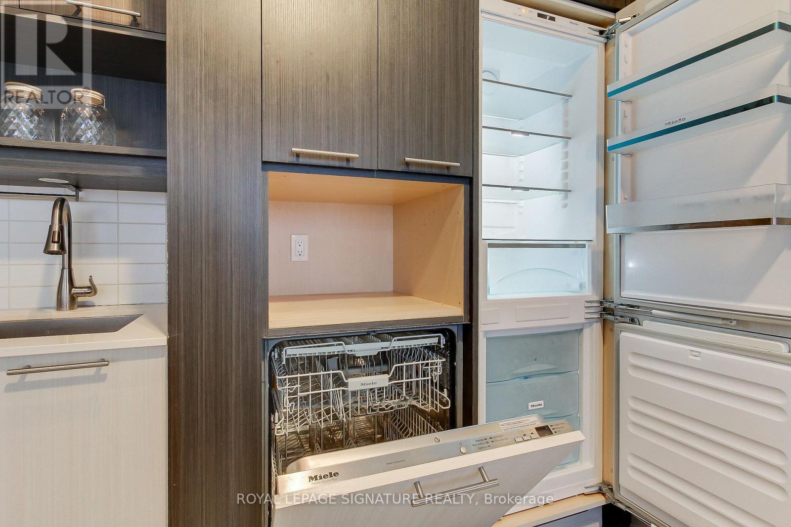 618 - 199 Richmond Street W, Toronto, Ontario  M5V 0H4 - Photo 16 - C12502472