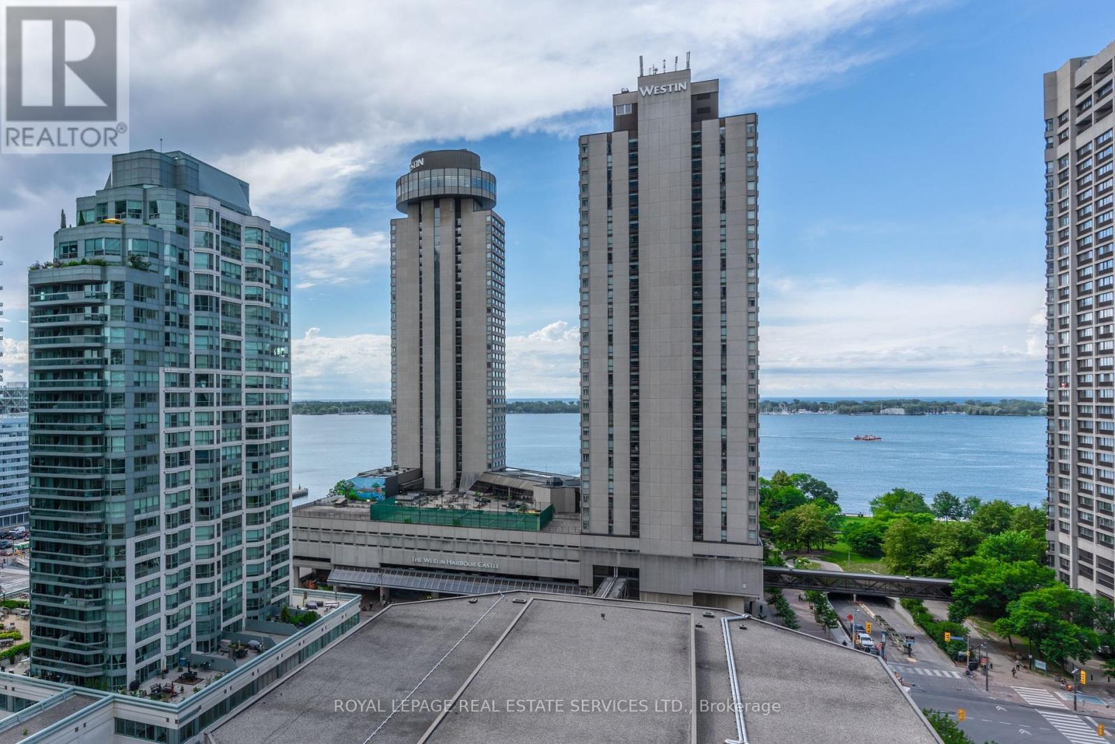 2011 - 33 Bay Street, Toronto, Ontario  M5J 2Z3 - Photo 3 - C12502516