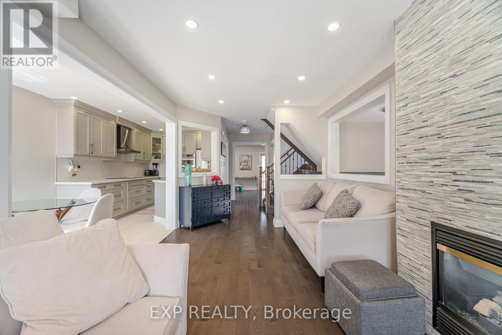 10 Seton Park Road, Toronto, Ontario  M3C 3Z6 - Photo 11 - C12502522