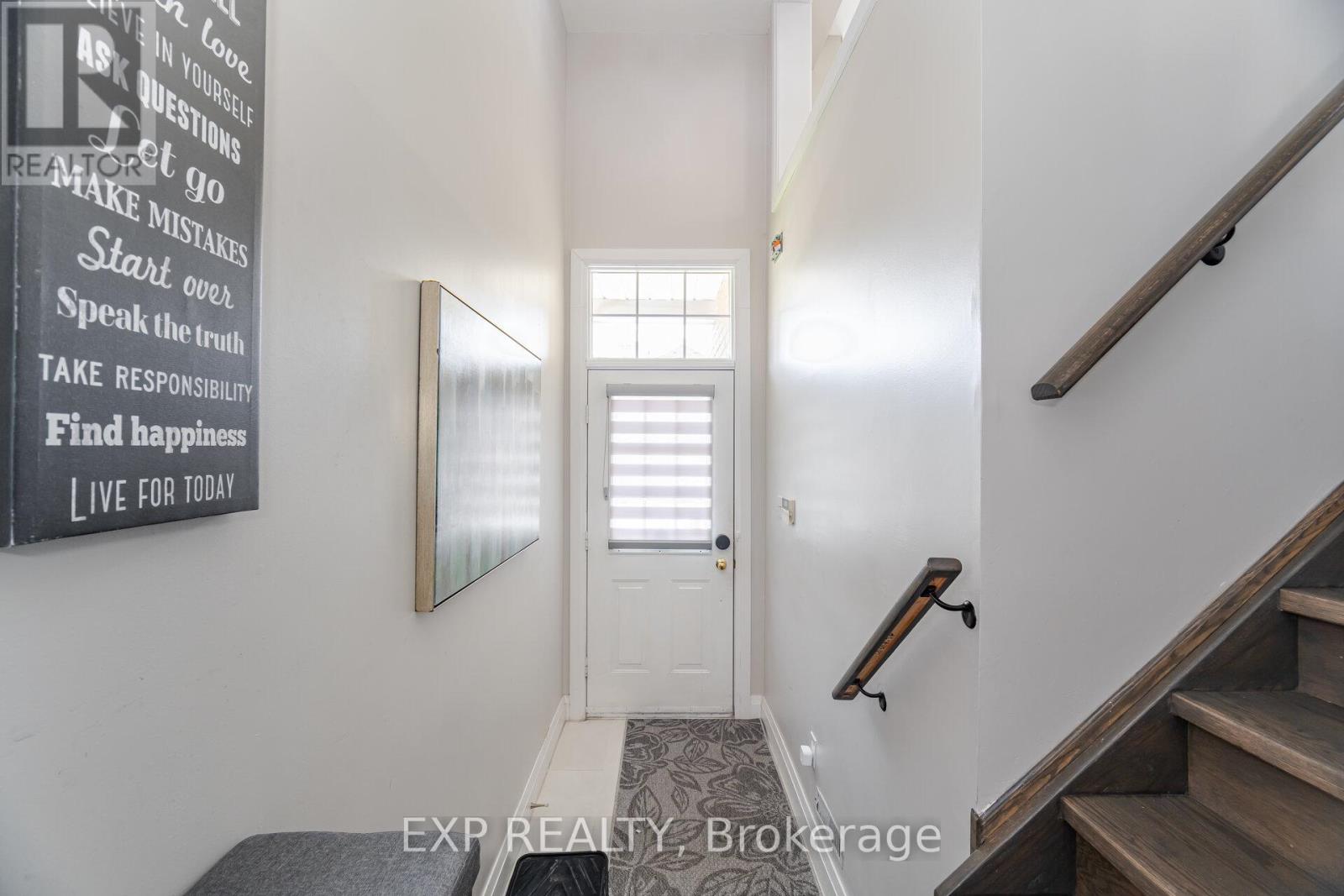 10 Seton Park Road, Toronto, Ontario  M3C 3Z6 - Photo 5 - C12502522