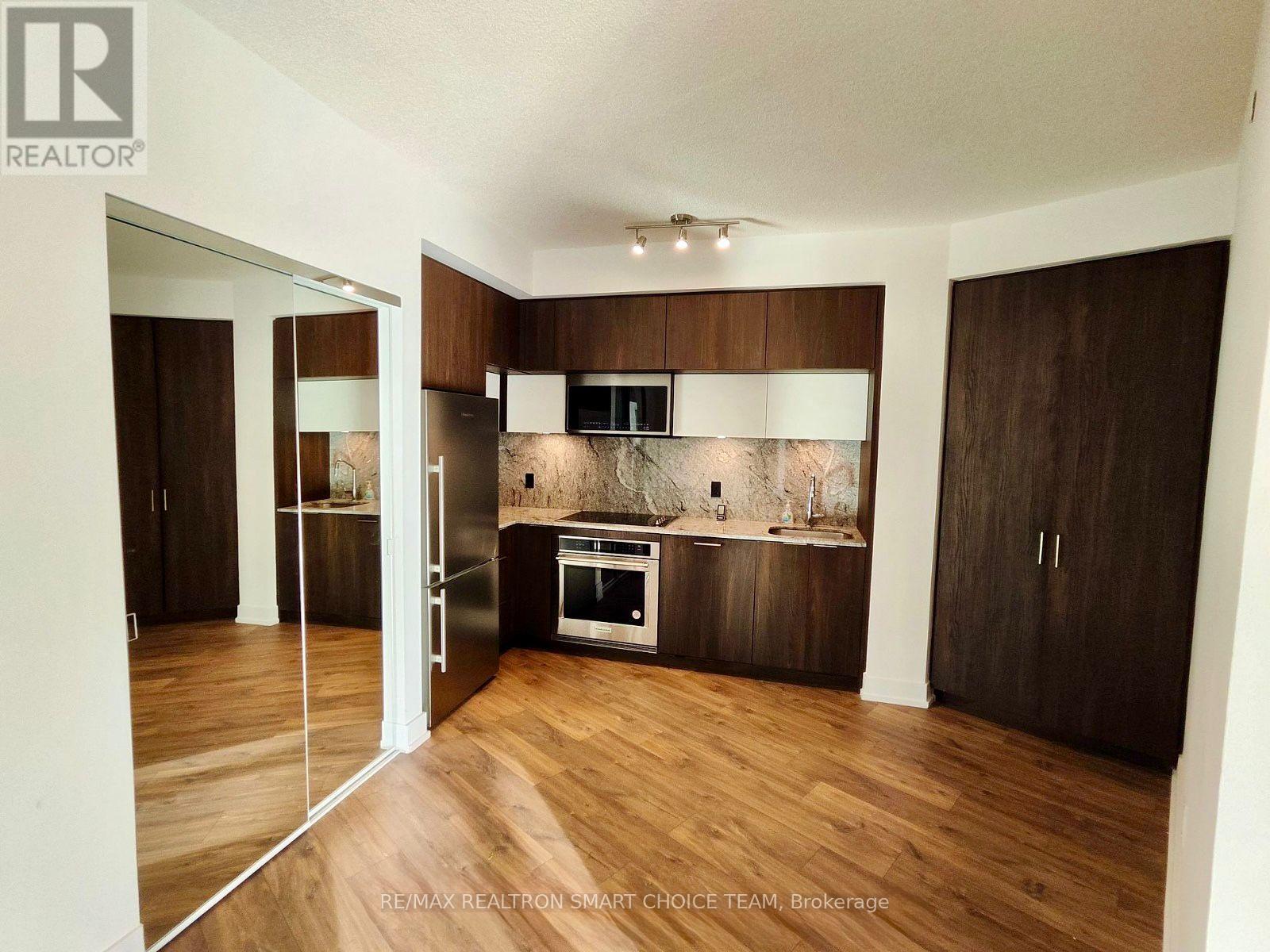 1033 - 25 Adra Grado Way, Toronto, Ontario  M2J 0H6 - Photo 9 - C12502604