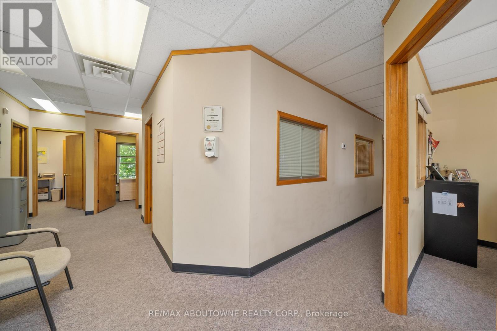 2 - 54 Dundas Street E, Belleville, Ontario  K8N 1B8 - Photo 4 - X12502240