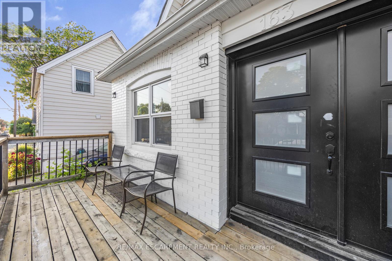 163 Britannia Avenue, Hamilton, Ontario  L8H 1X4 - Photo 2 - X12502254