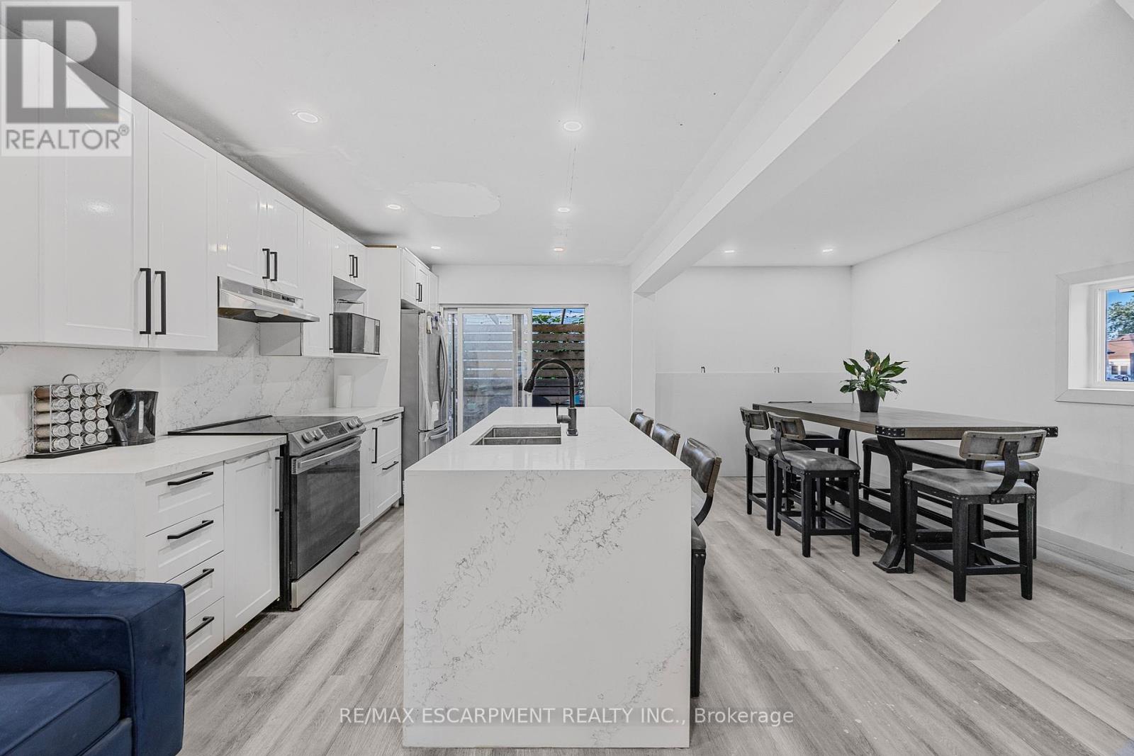 163 Britannia Avenue, Hamilton, Ontario  L8H 1X4 - Photo 5 - X12502254