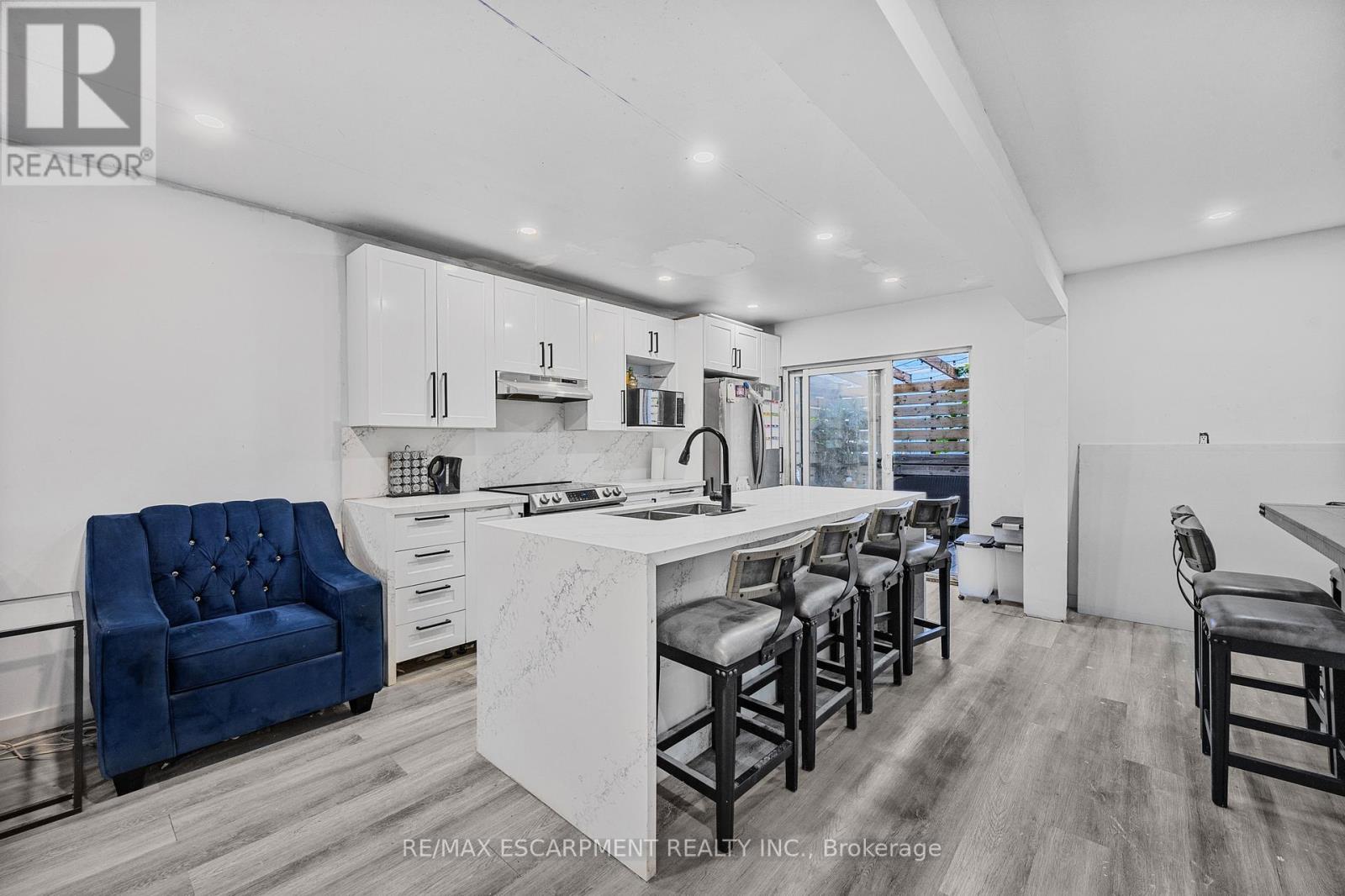 163 Britannia Avenue, Hamilton, Ontario  L8H 1X4 - Photo 6 - X12502254