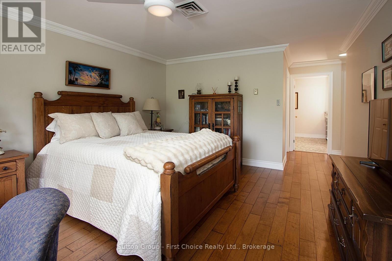 206 - 30 Front Street, Stratford, Ontario  N5A 7S3 - Photo 18 - X12322524