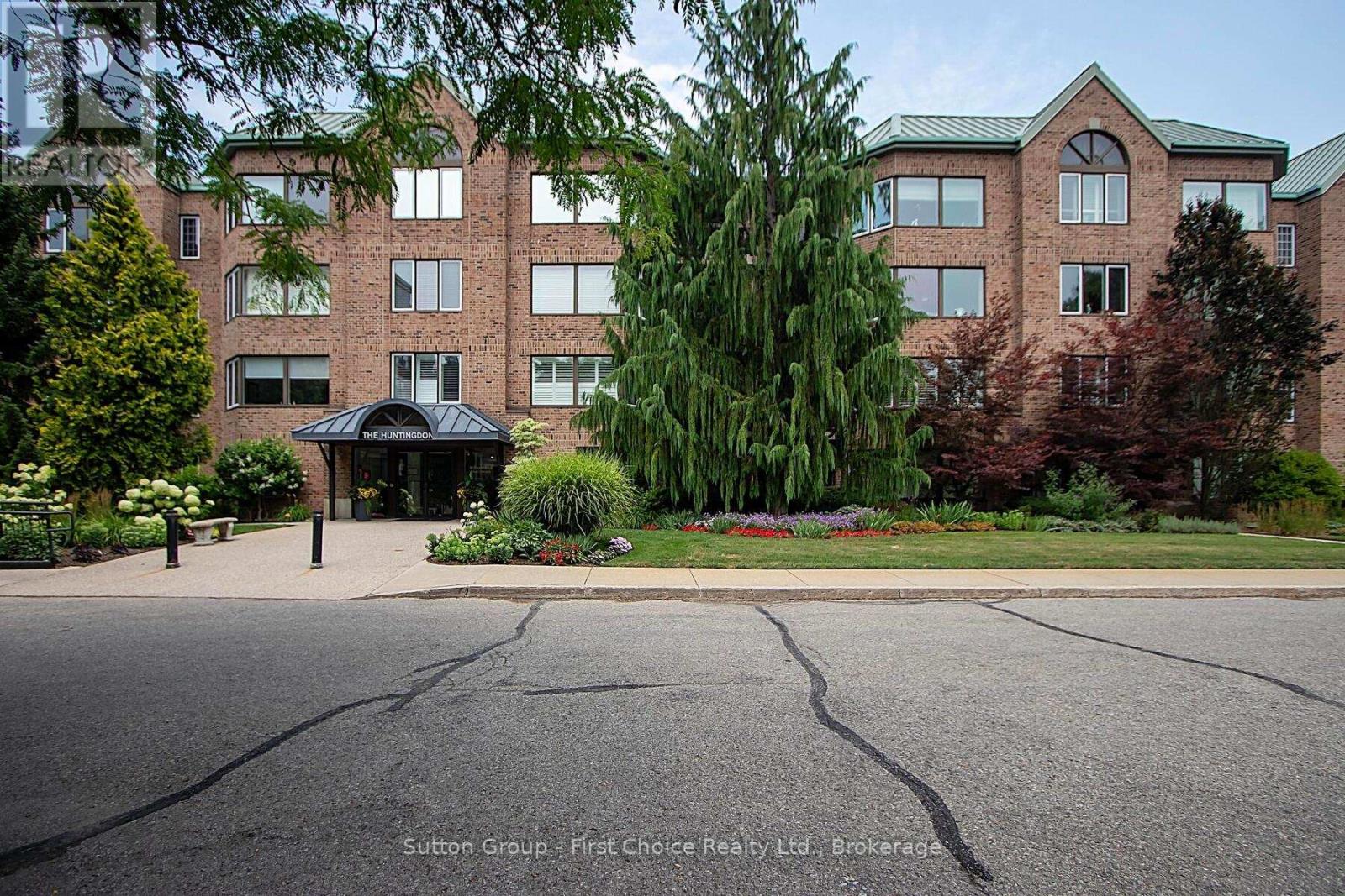 206 - 30 Front Street, Stratford, Ontario  N5A 7S3 - Photo 2 - X12322524