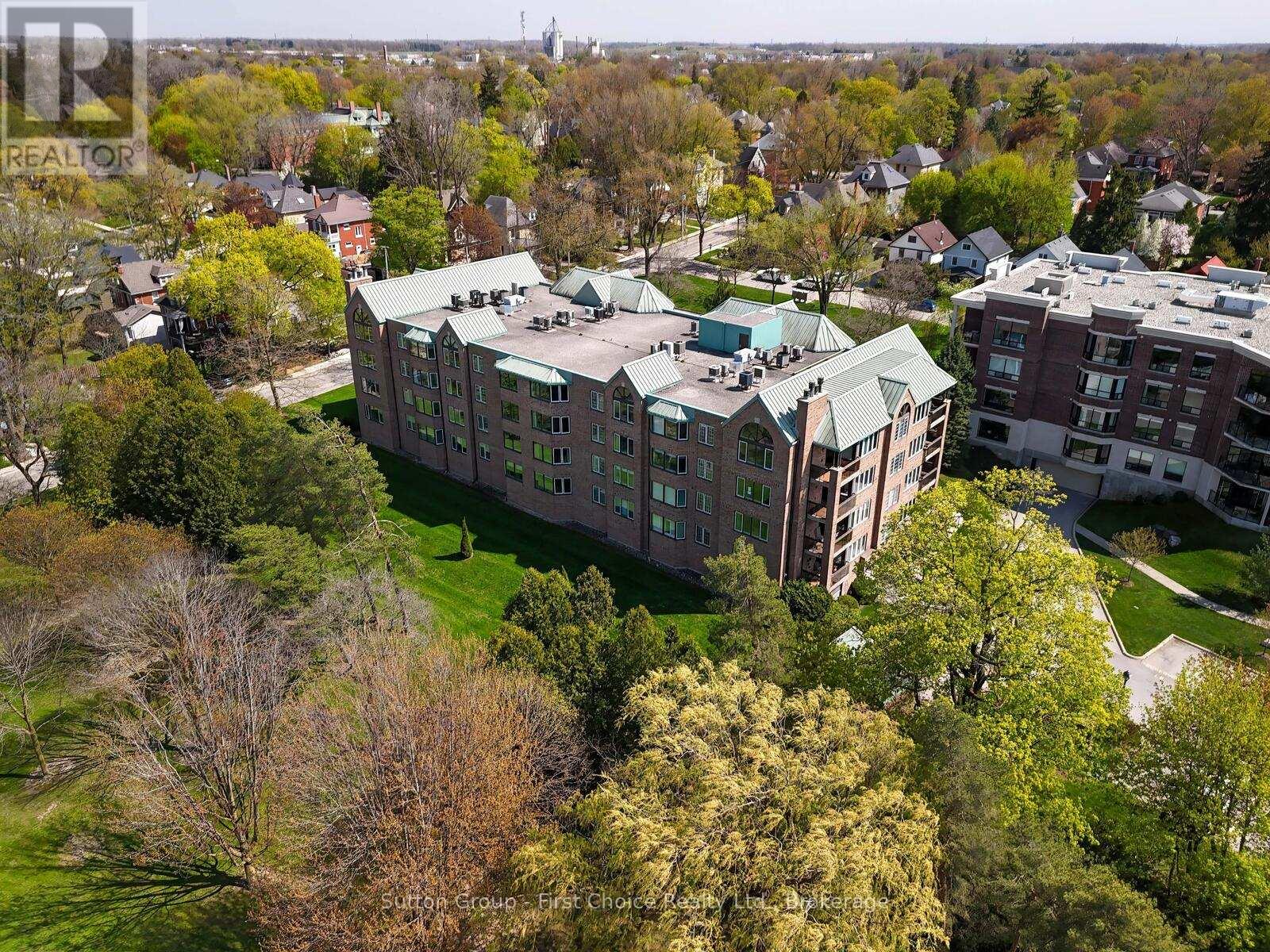 206 - 30 Front Street, Stratford, Ontario  N5A 7S3 - Photo 6 - X12322524