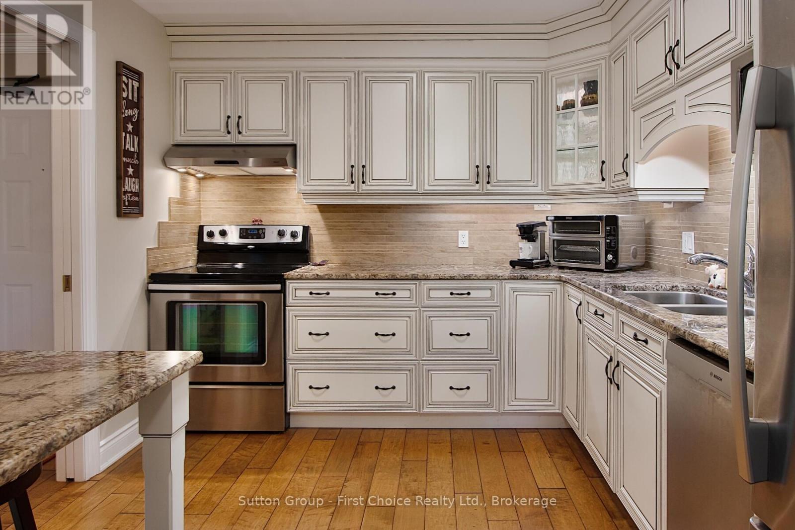 206 - 30 Front Street, Stratford, Ontario  N5A 7S3 - Photo 9 - X12322524