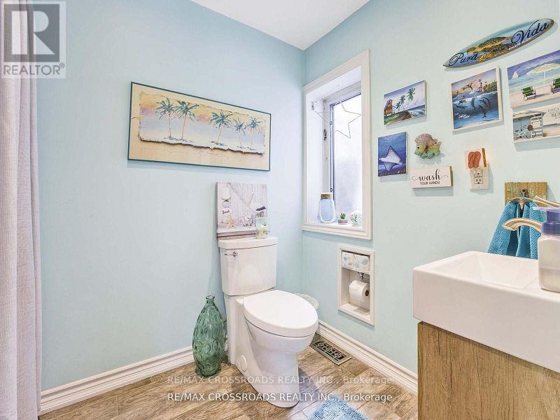 22 Ivy Avenue, Toronto, Ontario  M4L 2H7 - Photo 21 - E12502304