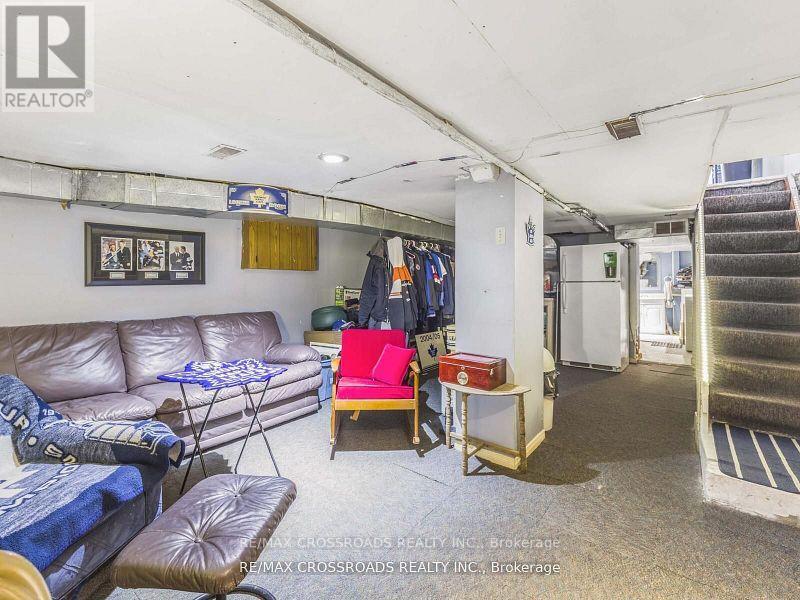 22 Ivy Avenue, Toronto, Ontario  M4L 2H7 - Photo 9 - E12502304