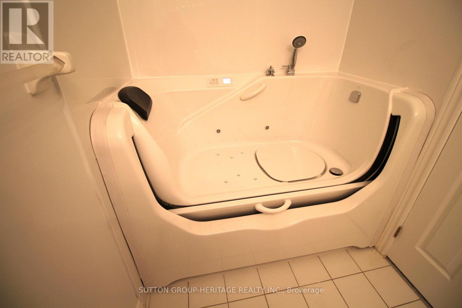 407 - 189 Lake Driveway W, Ajax, Ontario  L1S 7J1 - Photo 23 - E12502334