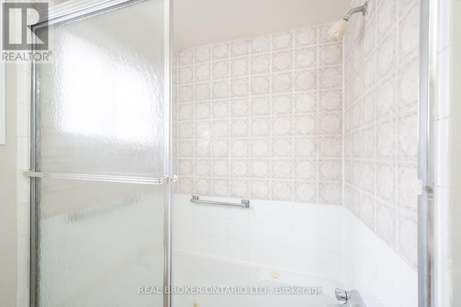 11 Blue Lagoon Court, Toronto, Ontario  M1J 3M3 - Photo 30 - E12502356