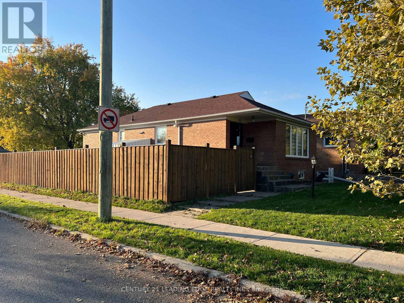 64 Lingarde Drive, Toronto, Ontario  M1R 1X9 - Photo 3 - E12502544