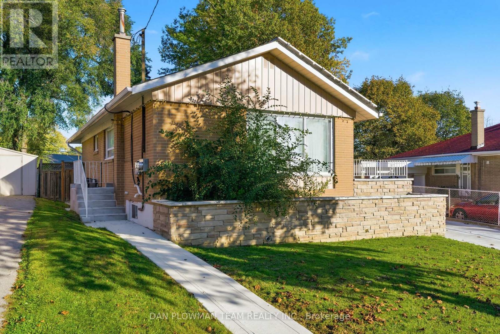 5 Lakeland Crescent, Toronto, Ontario  M1G 2L4 - Photo 3 - E12502560