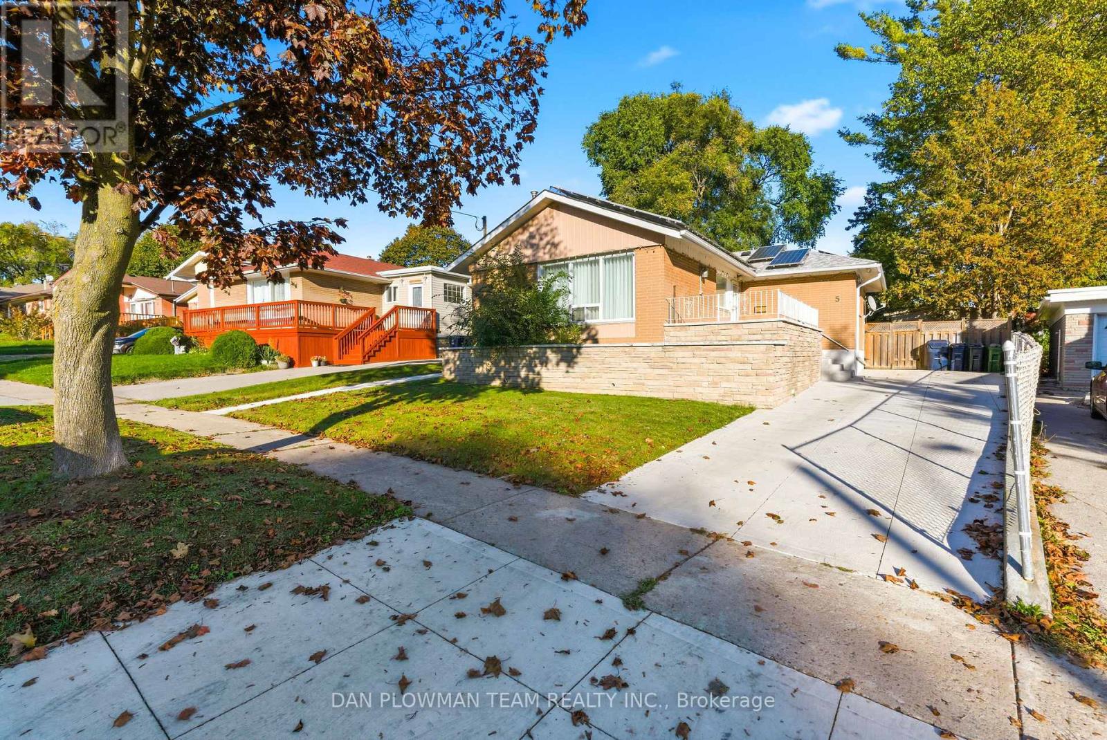 5 Lakeland Crescent, Toronto, Ontario  M1G 2L4 - Photo 4 - E12502560