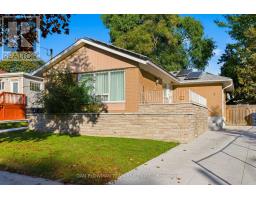 5 LAKELAND CRESCENT, Toronto, Ontario