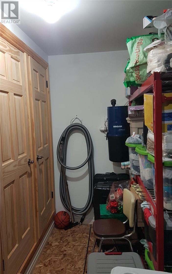 1951 Valleyview, Greater Sudbury, Ontario  P3N 1K9 - Photo 14 - 2123726