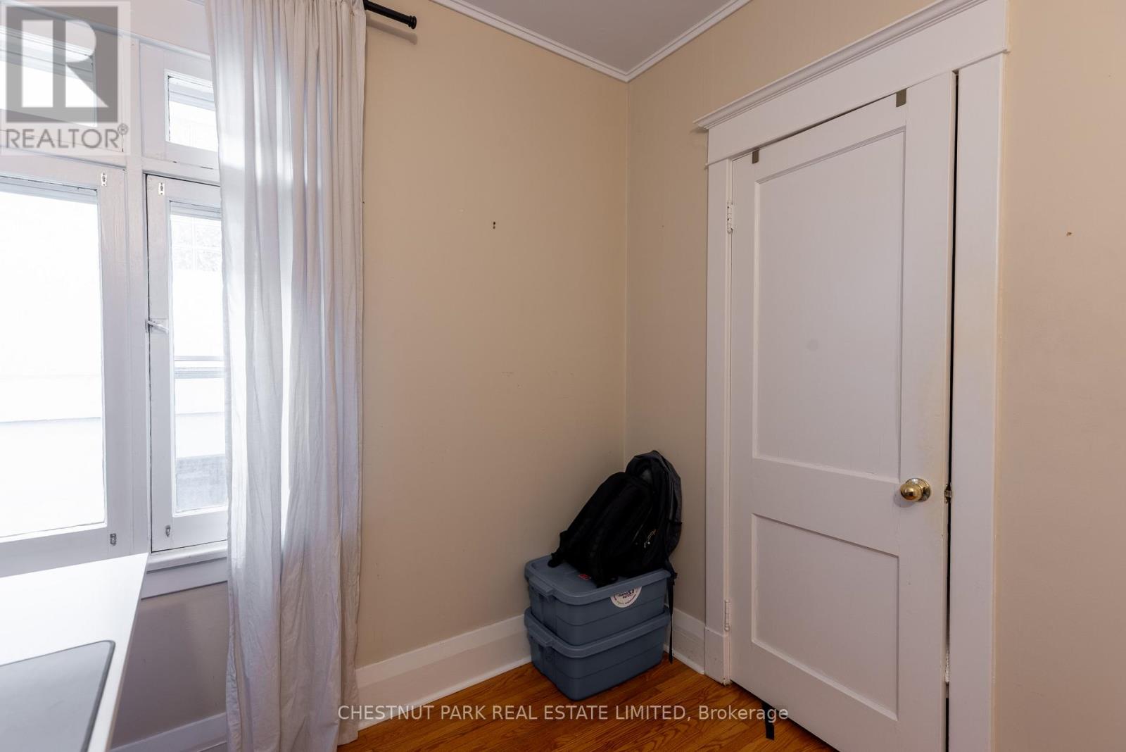 Upper - 35 Gormley Avenue, Toronto, Ontario  M4V 1Y9 - Photo 17 - C12485416