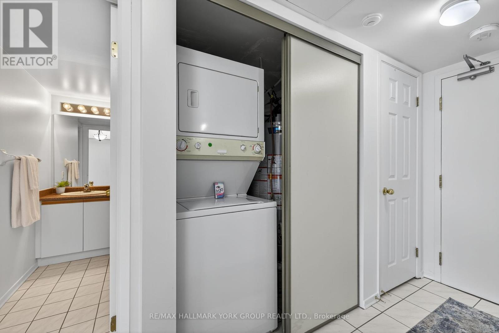 210 - 160 Wellington Street E, Aurora (Aurora Village), Ontario  L4G 1J3 - Photo 38 - N12315207