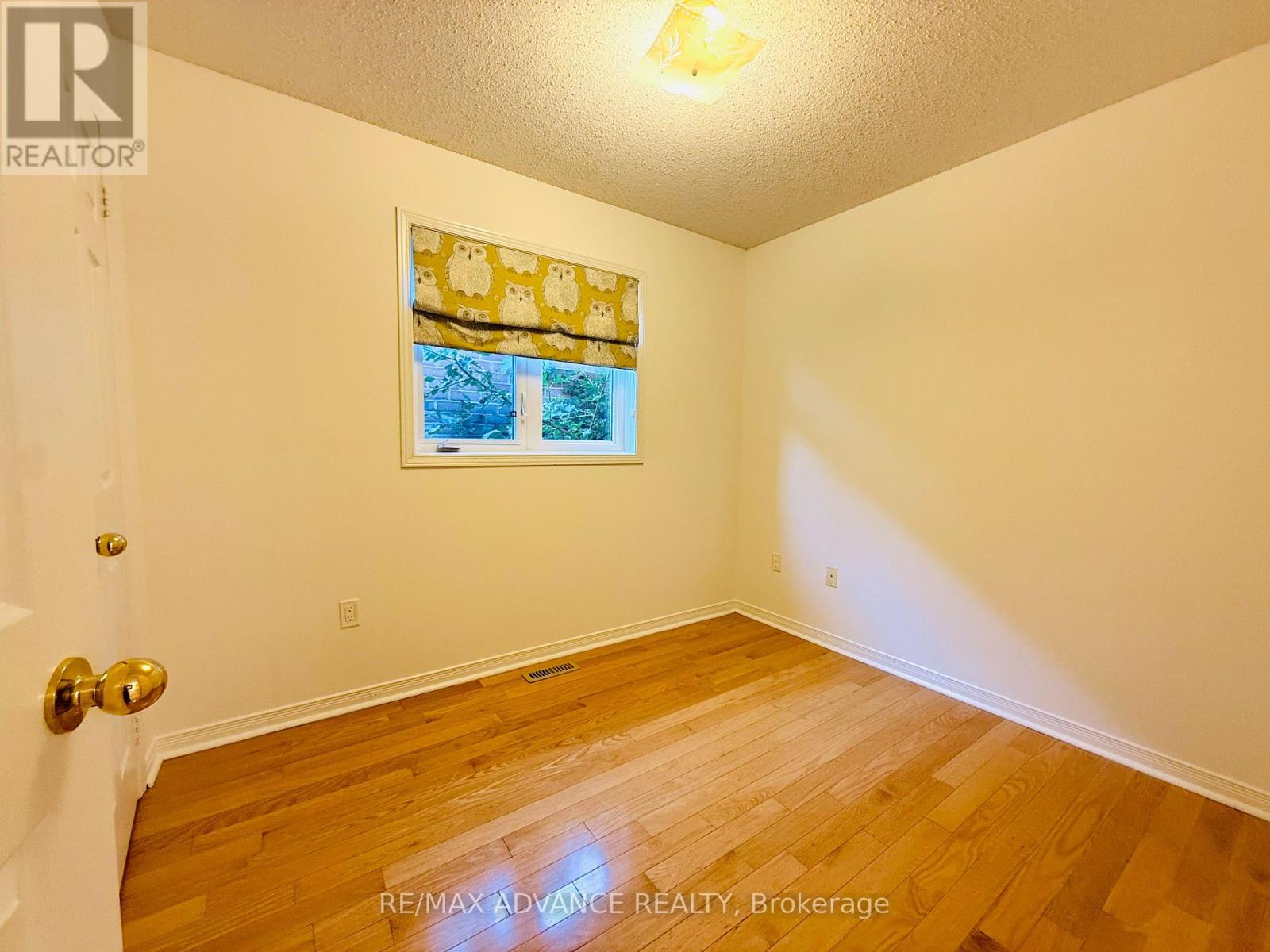 137 Laramie Crescent, Vaughan, Ontario  L6A 0R1 - Photo 16 - N12502320