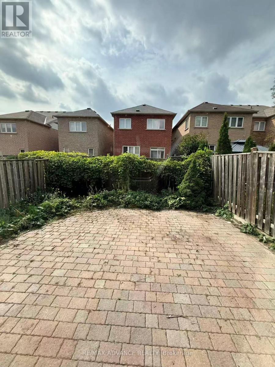 137 Laramie Crescent, Vaughan, Ontario  L6A 0R1 - Photo 24 - N12502320