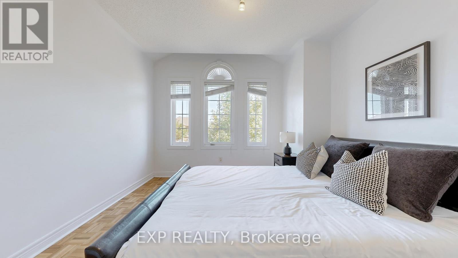 19 La Rocca Avenue, Vaughan, Ontario  L4H 2B6 - Photo 24 - N12502354