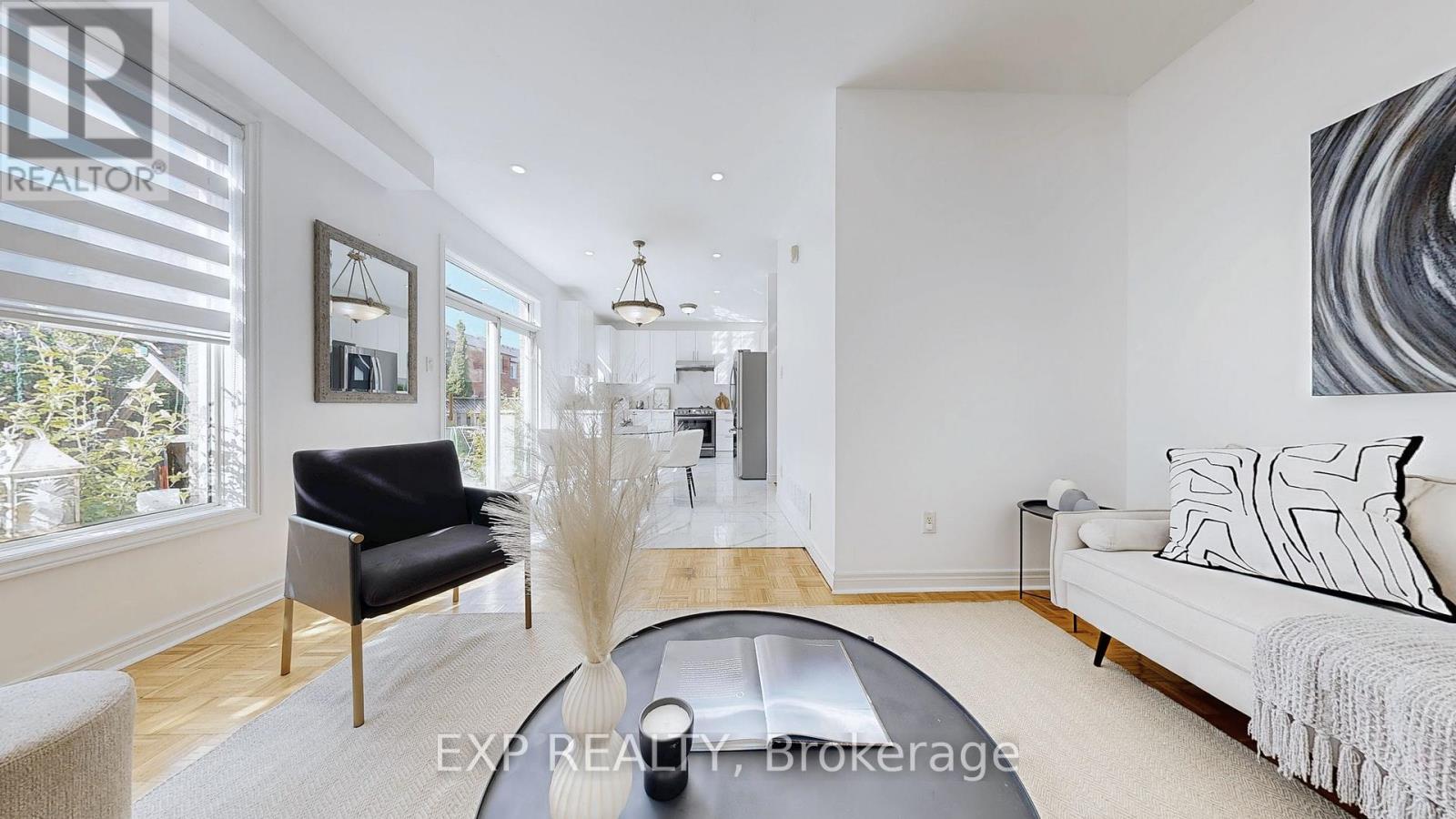 19 La Rocca Avenue, Vaughan, Ontario  L4H 2B6 - Photo 7 - N12502354