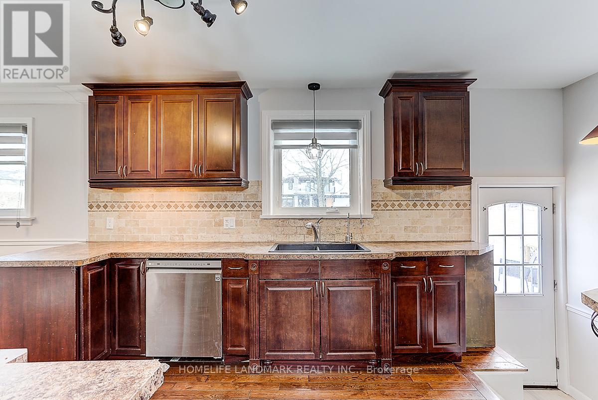 29 Windridge Drive, Markham, Ontario  L3P 1T7 - Photo 10 - N12502362