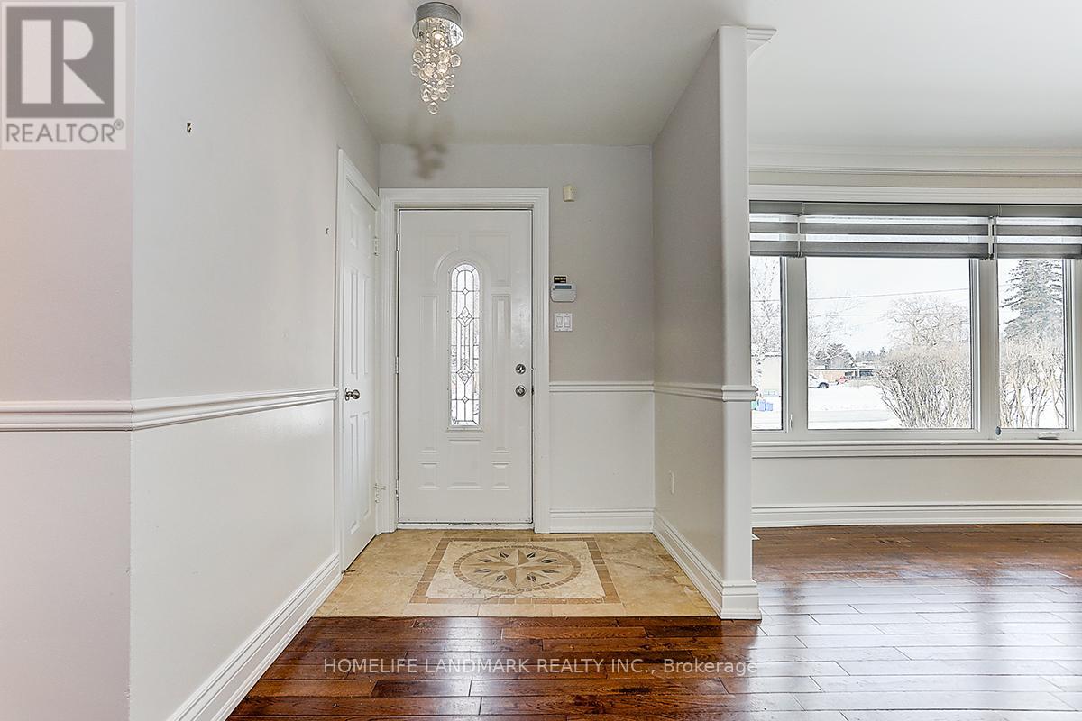 29 Windridge Drive, Markham, Ontario  L3P 1T7 - Photo 2 - N12502362