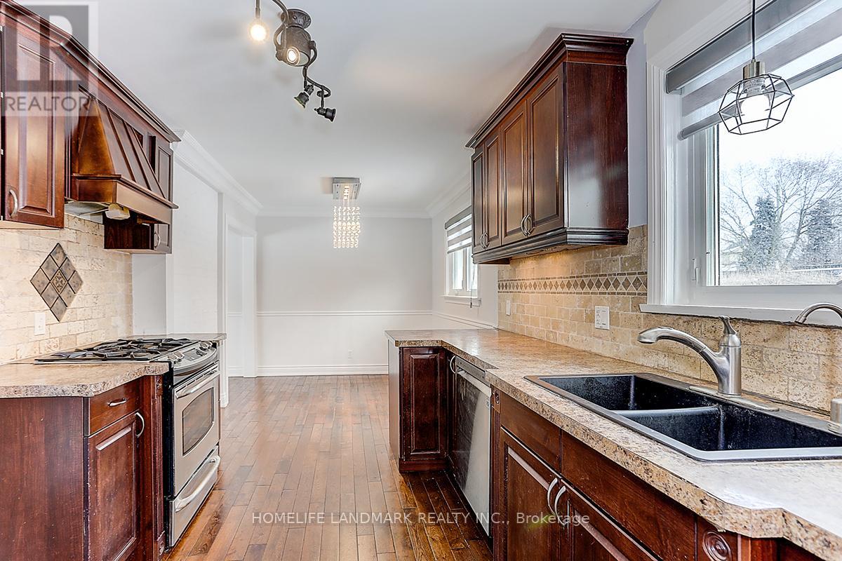 29 Windridge Drive, Markham, Ontario  L3P 1T7 - Photo 9 - N12502362