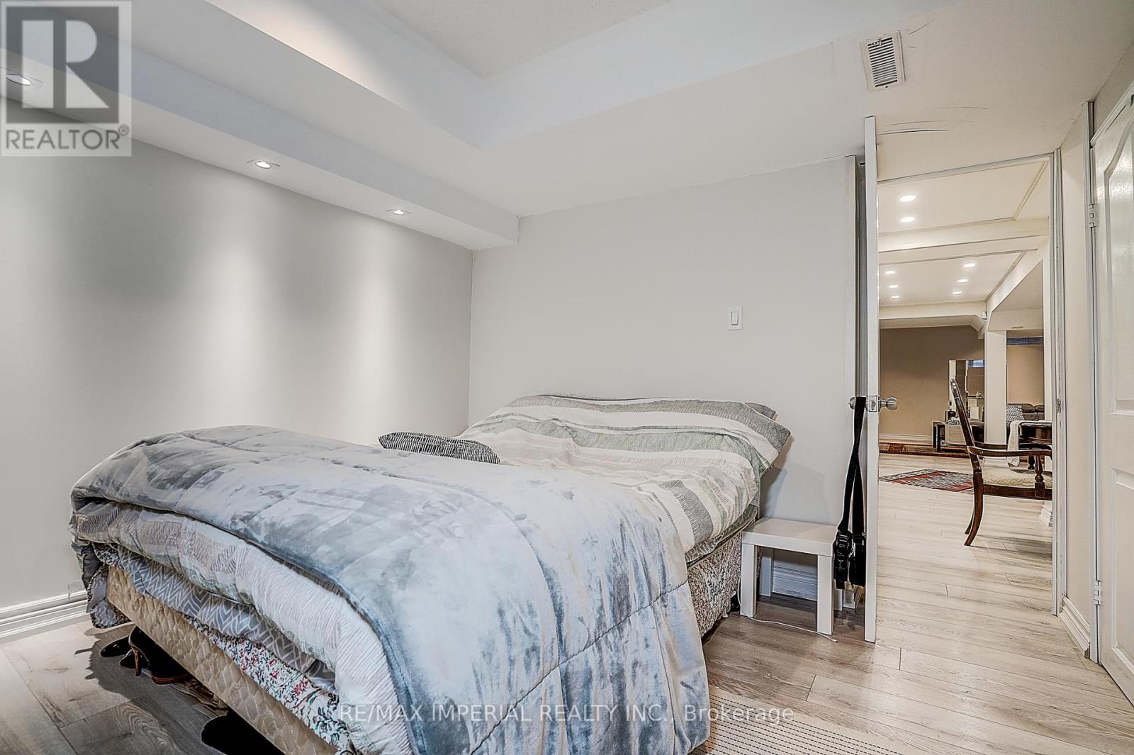 50 Kings Cross Avenue, Richmond Hill, Ontario  L4B 2S9 - Photo 33 - N12502408