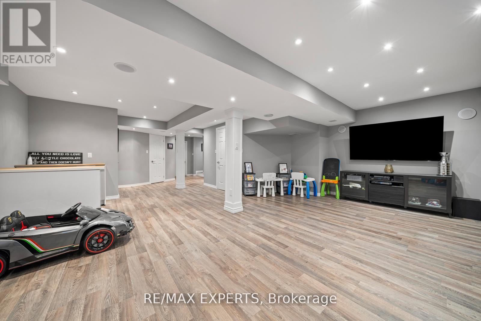 198 Moody Drive, Vaughan (Kleinburg), Ontario  L4H 3Z4 - Photo 33 - N12502434