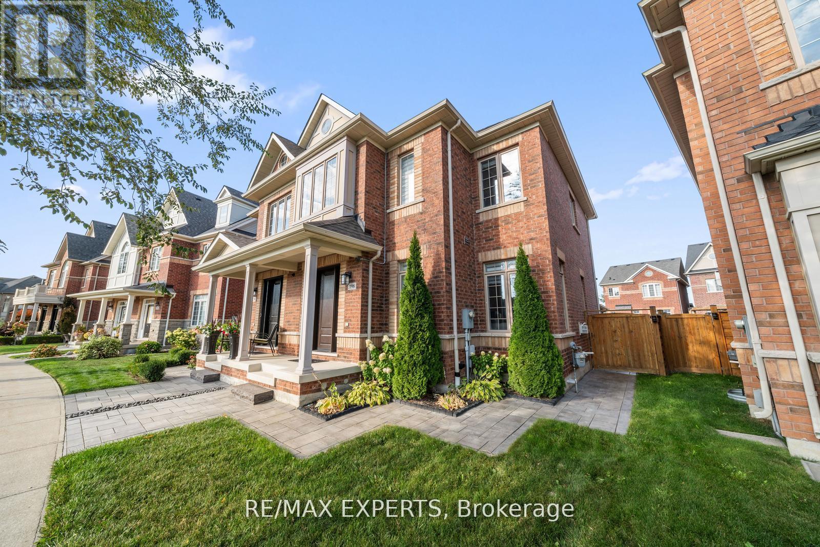 198 Moody Drive, Vaughan (Kleinburg), Ontario  L4H 3Z4 - Photo 4 - N12502434