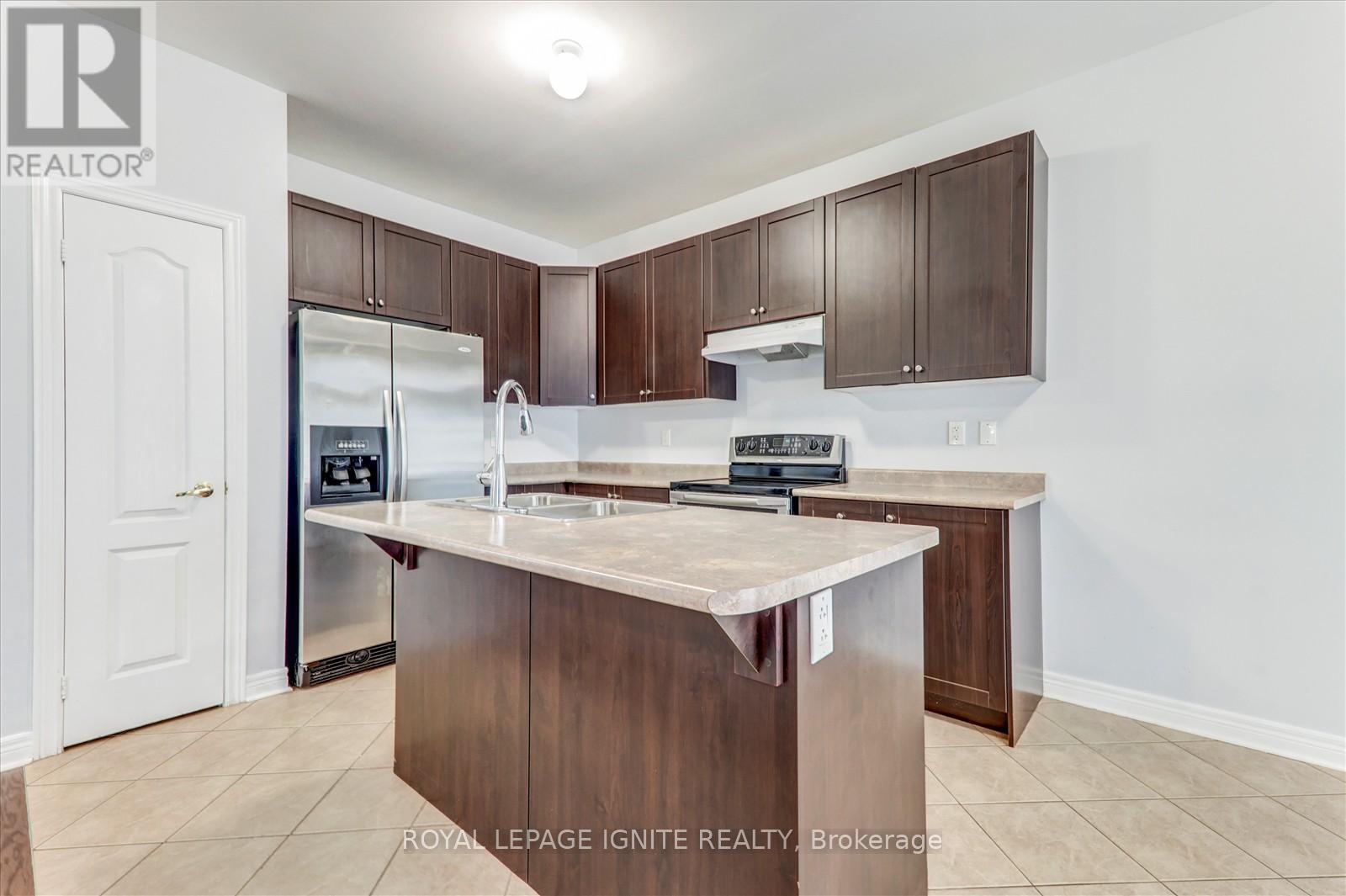 140 Durhamview Crescent, Whitchurch-Stouffville, Ontario  L4A 1S2 - Photo 13 - N12502440