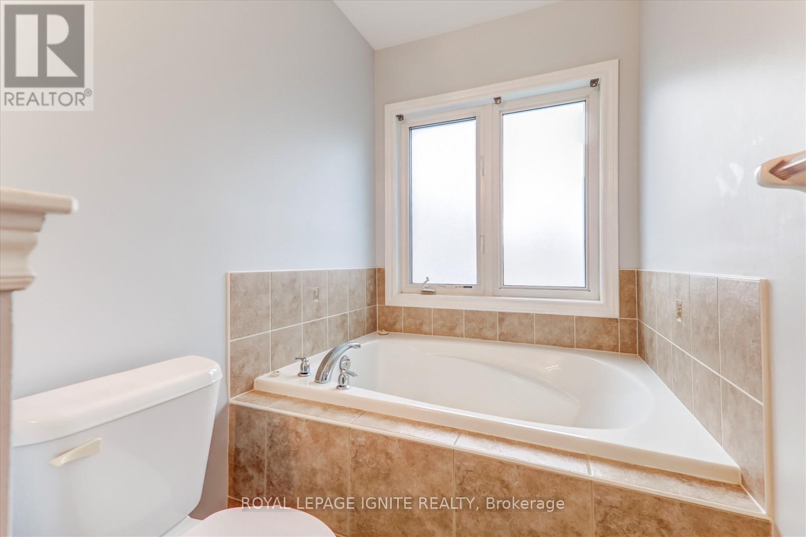 140 Durhamview Crescent, Whitchurch-Stouffville, Ontario  L4A 1S2 - Photo 22 - N12502440