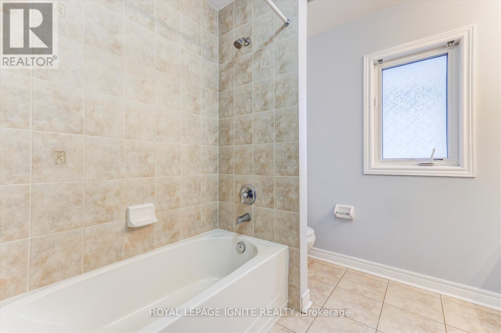 140 Durhamview Crescent, Whitchurch-Stouffville, Ontario  L4A 1S2 - Photo 25 - N12502440