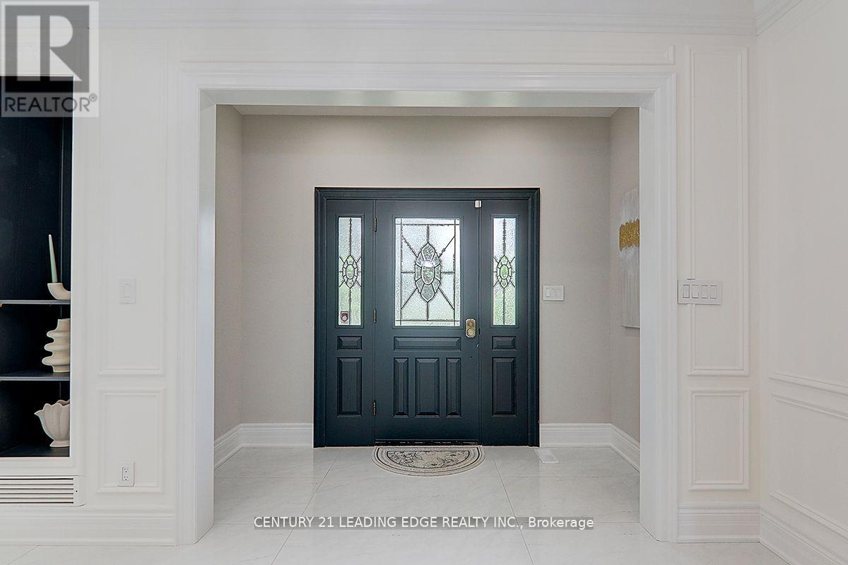 7 Maple View Lane, Whitchurch-Stouffville, Ontario  L4A 7X5 - Photo 5 - N12502484