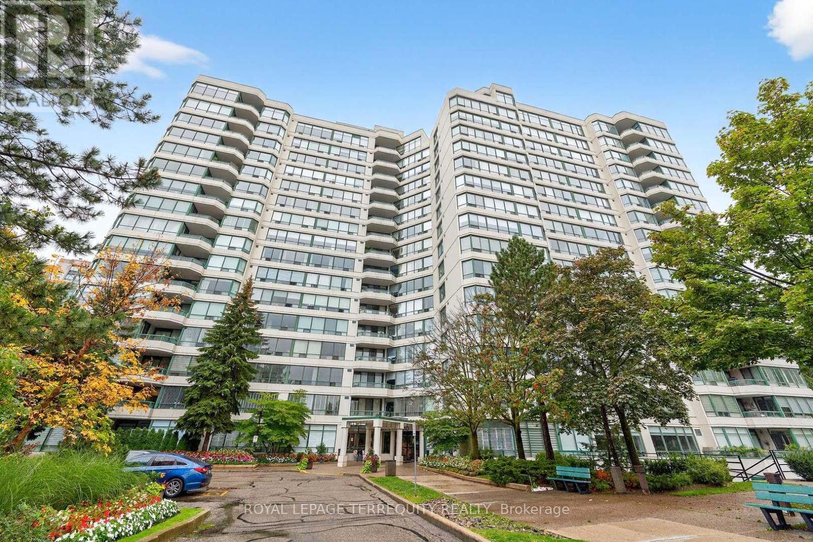 1402 - 110 PROMENADE CIRCLE, Vaughan, Ontario