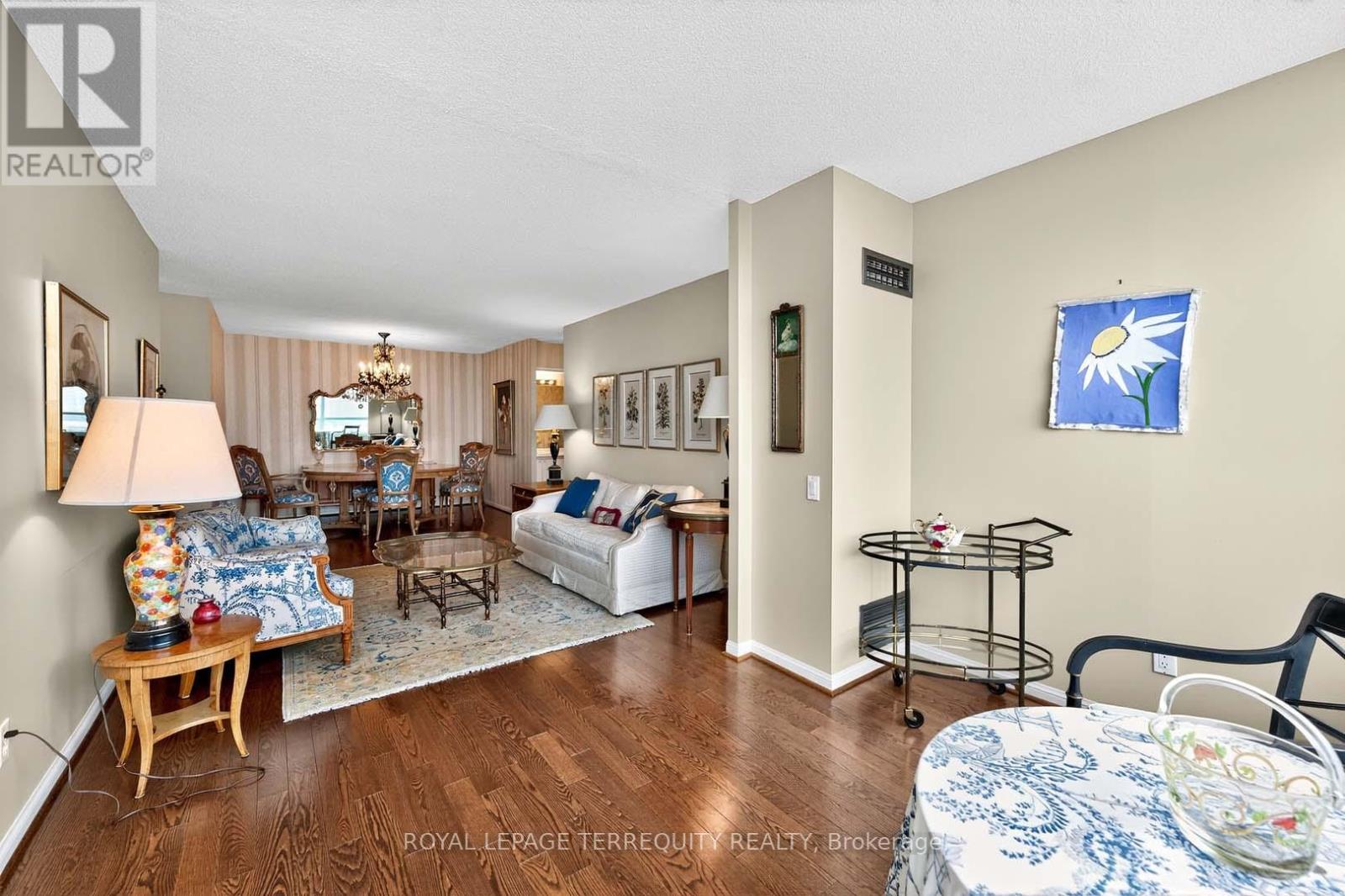 1402 - 110 Promenade Circle, Vaughan, Ontario  L4J 7W8 - Photo 17 - N12502542
